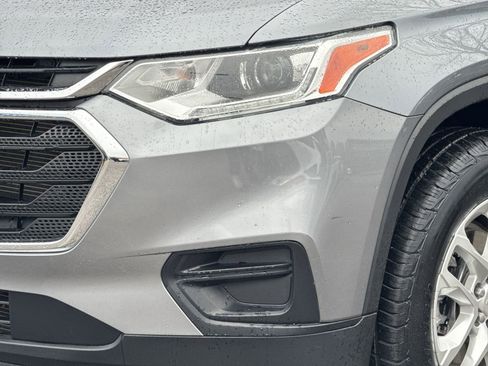 Used 2021 Chevrolet Traverse LS image 6