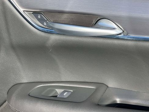 Certified 2025 Cadillac XT5 Luxury image 24