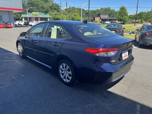 Used 2023 Toyota Corolla LE w/ Carpet Mat Package (TMS) FWD image 7