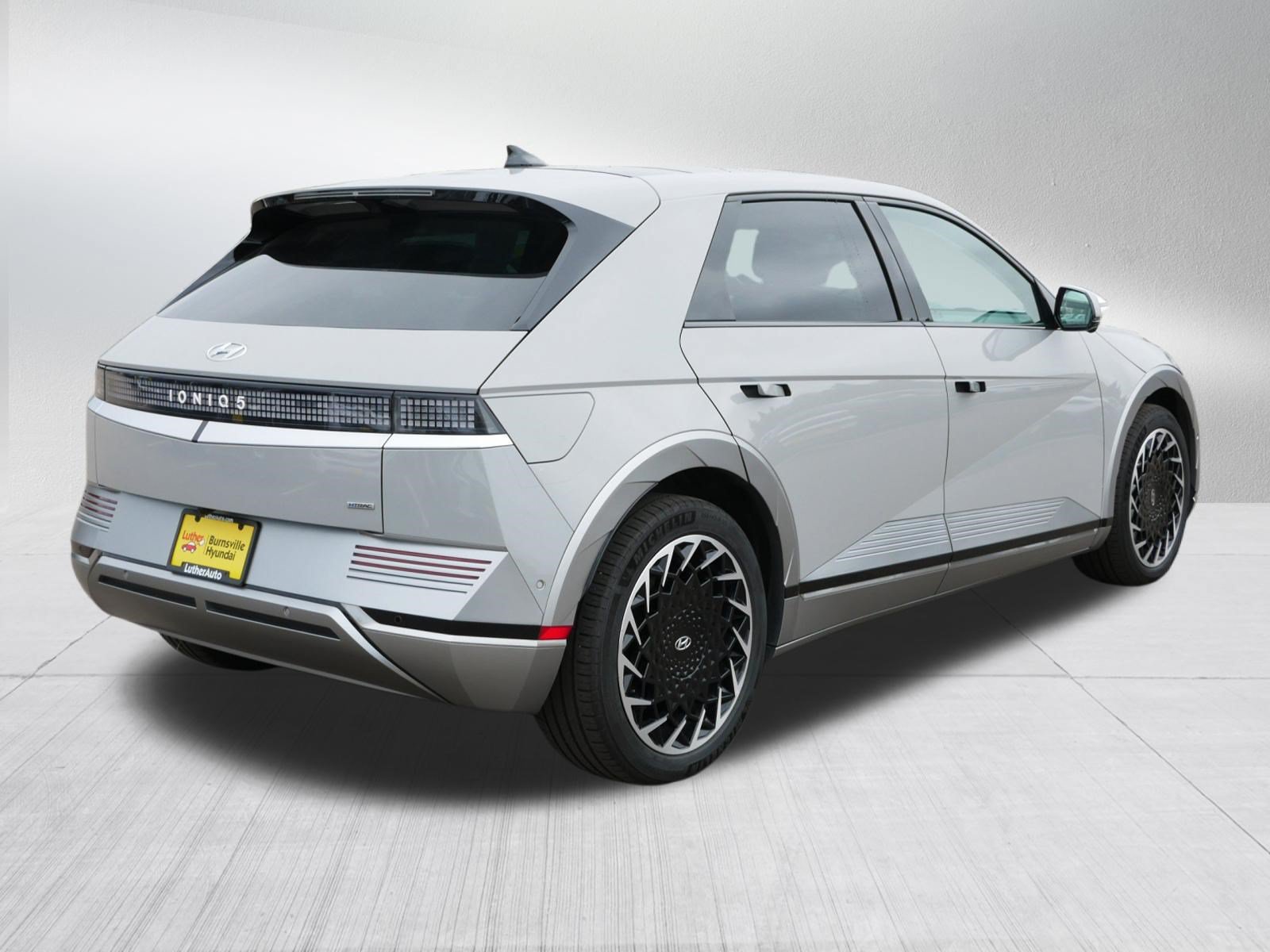 Certified 2024 Hyundai Ioniq 5 Limited AWD/4WD image 7
