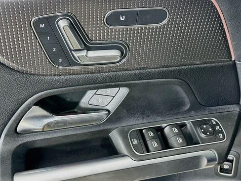 Certified 2022 Mercedes-Benz GLB 250 4MATIC image 22