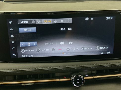 Used 2023 Nissan Ariya FWD image 21