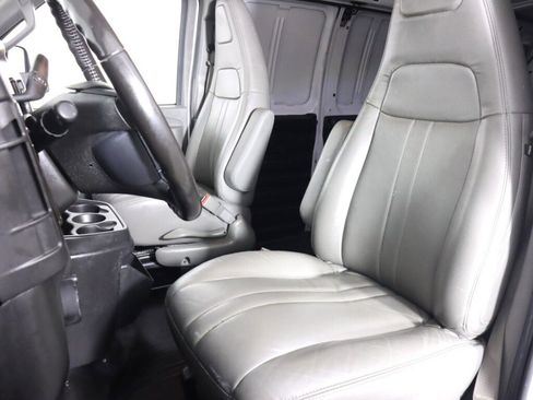 Used 2021 Chevrolet Express 2500 w/ Driver Convenience Package image 27