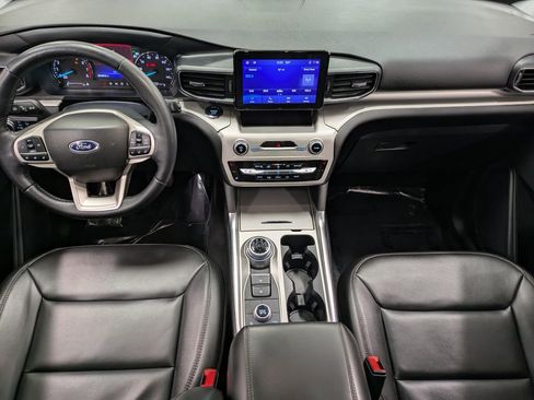 Used 2022 Ford Explorer XLT w/ Equipment Group 202A image 22