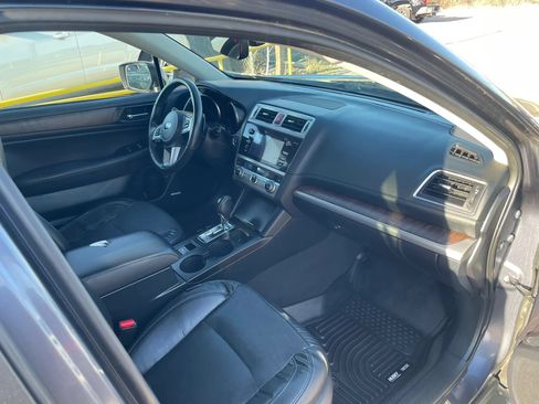 Used 2017 Subaru Outback 3.6R Limited AWD/4WD image 10
