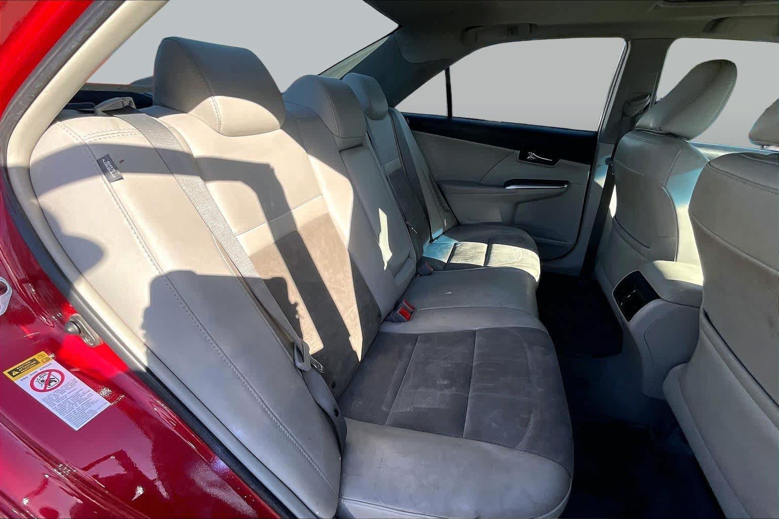 Used 2014 Toyota Camry XLE w/ Leather Package FWD image 19