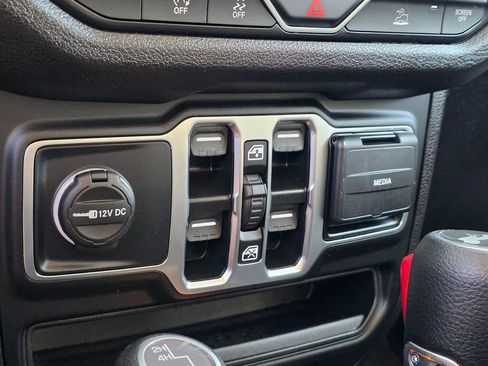 Used 2025 Jeep Wrangler Unlimited Sport AWD/4WD image 33