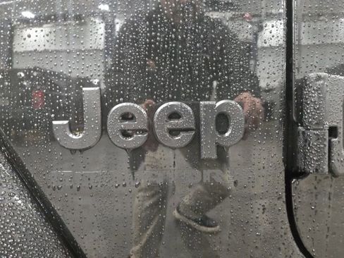 New 2026 Jeep Gladiator Sport AWD/4WD image 10