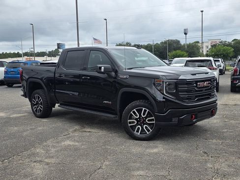 Used 2024 GMC Sierra 1500 AT4 w/ Technology Package AWD/4WD image 2