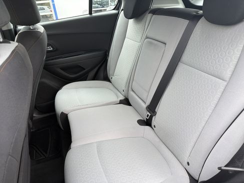 Used 2017 Chevrolet Trax LS AWD/4WD image 25