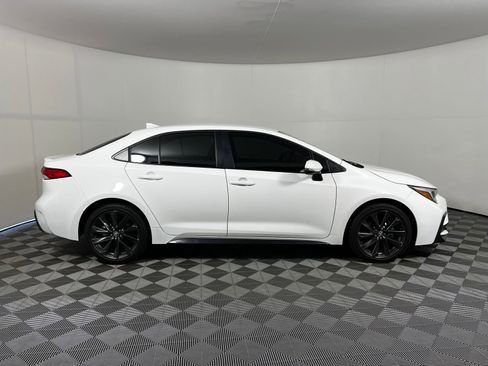 Certified 2024 Toyota Corolla SE FWD image 4