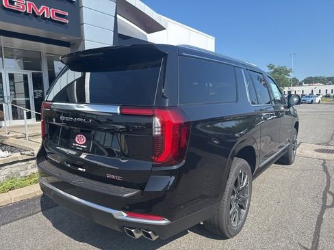 New 2025 GMC Yukon XL Denali w/ Denali Reserve Package image 8