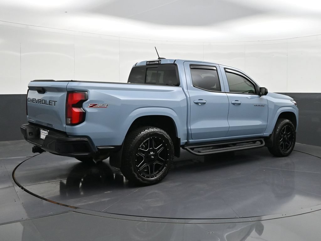 Used 2025 Chevrolet Colorado Z71 w/ Technology Package AWD/4WD image 5