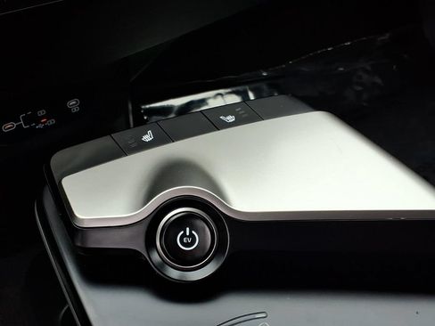 Certified 2025 Kia EV6 Light w/ Light LR Technology Package RWD image 19