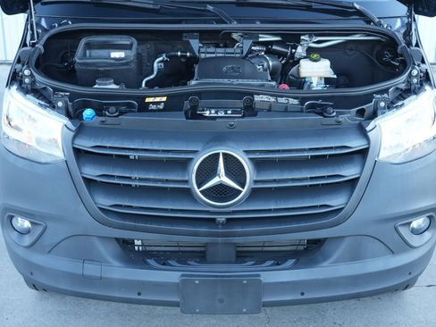 Used 2024 Mercedes-Benz Sprinter 2500 image 7