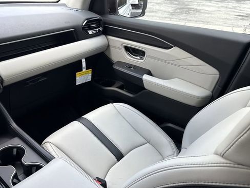 New 2026 Honda Pilot Touring image 22