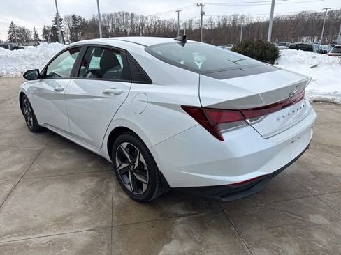 Used 2023 Hyundai Elantra SEL w/ Convenience Package image 5