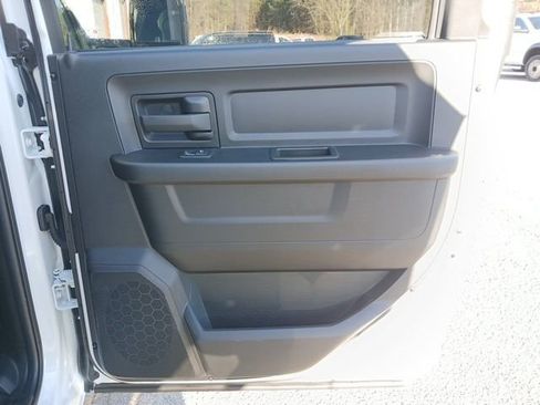 Used 2024 RAM 2500 Tradesman w/ Chrome Appearance Group image 22