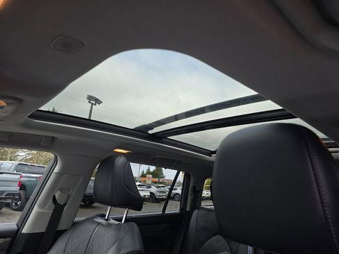 Used 2023 Toyota Highlander Platinum image 12