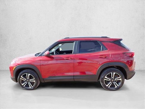 Used 2023 Chevrolet TrailBlazer LT w/ Convenience Package AWD/4WD image 2