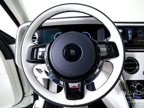 Used 2026 Rolls-Royce Cullinan AWD/4WD image 15