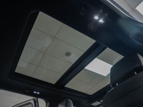 Used 2022 Ford F150 Lariat w/ Equipment Group 502A High image 41