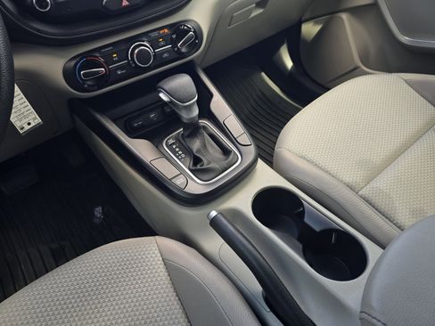 Used 2023 Kia Soul LX image 16