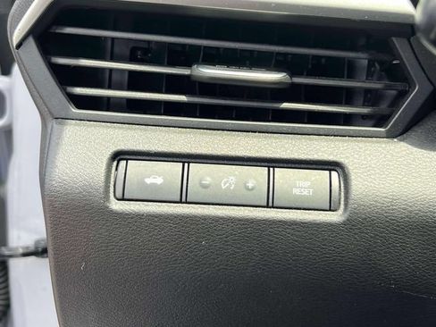 Used 2024 Nissan Altima 2.5 SR FWD image 25