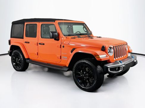 Used 2023 Jeep Wrangler Unlimited Sahara w/ Cold Weather Group AWD/4WD image 2