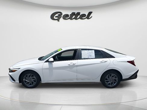 Certified 2024 Hyundai Elantra SEL FWD image 8