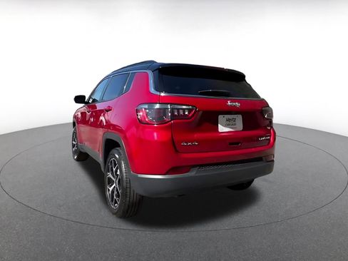 Used 2025 Jeep Compass Limited image 11