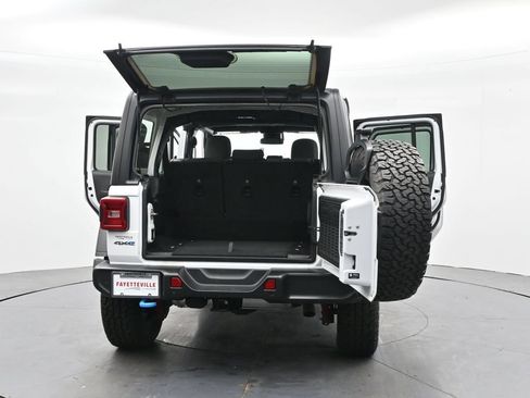Used 2024 Jeep Wrangler Unlimited AWD/4WD image 42