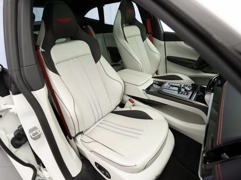 Used 2025 Aston Martin DBX 707 AWD/4WD image 16