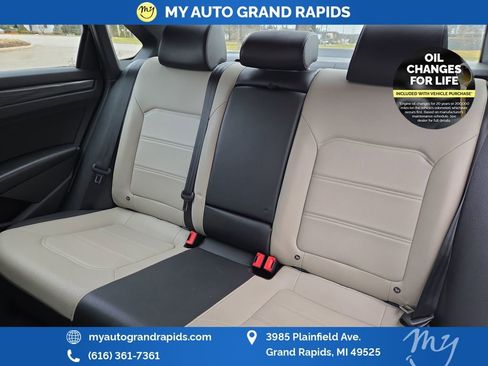 Used 2021 Volkswagen Passat 2.0T R-Line image 29