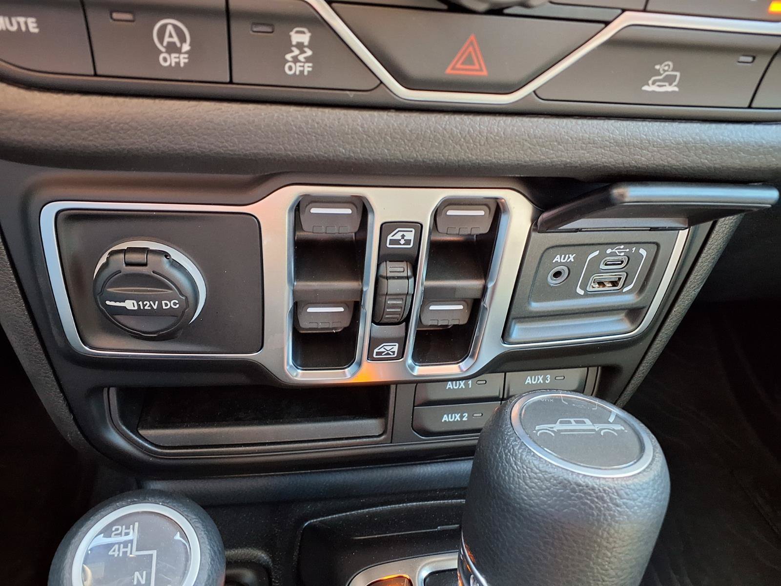New 2026 Jeep Gladiator Sport AWD/4WD image 11