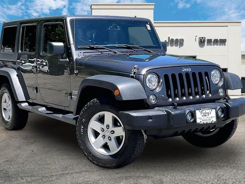 Used 2017 Jeep Wrangler Unlimited Sport w/ Quick Order Package 24S AWD/4WD image 11