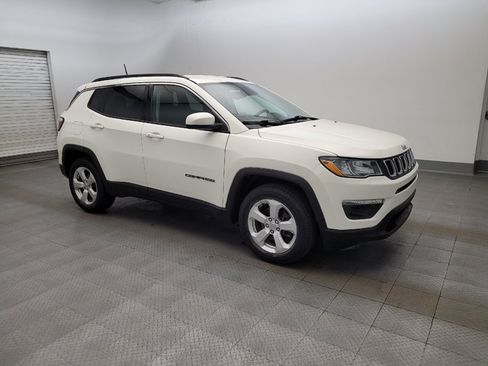 Used 2018 Jeep Compass Latitude FWD image 11