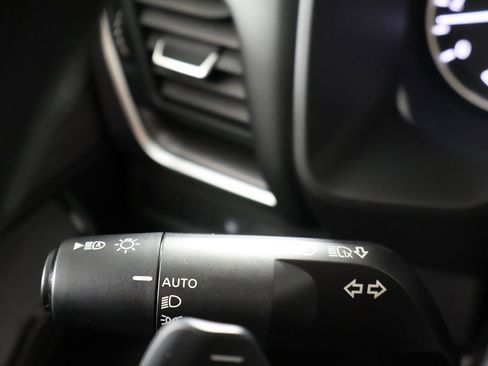 Used 2023 Nissan Rogue SV image 34