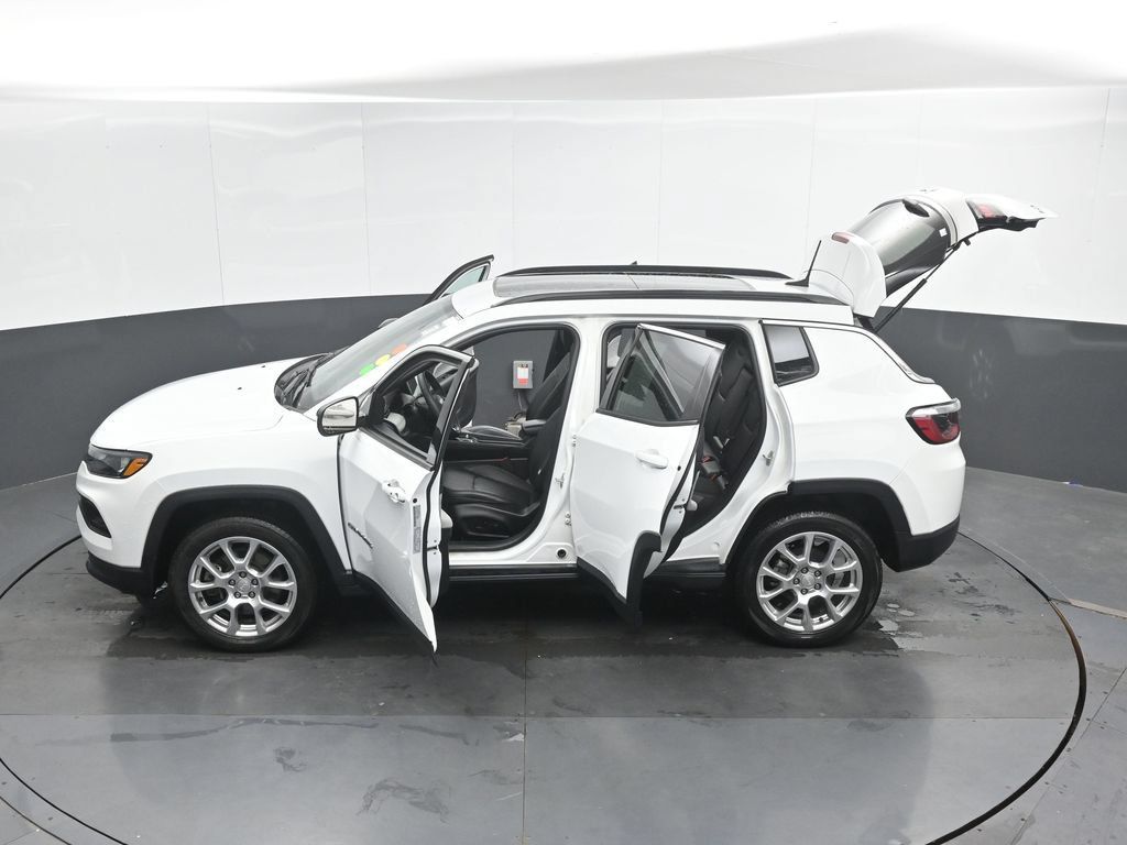 Used 2023 Jeep Compass Latitude w/ Sun and Sound Group AWD/4WD image 52