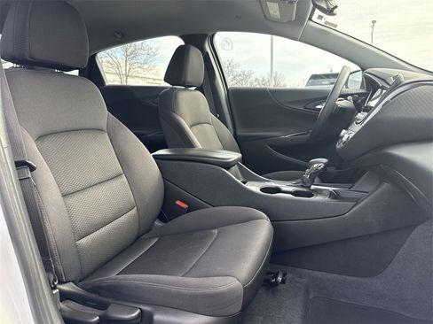 Used 2023 Chevrolet Malibu LT image 25