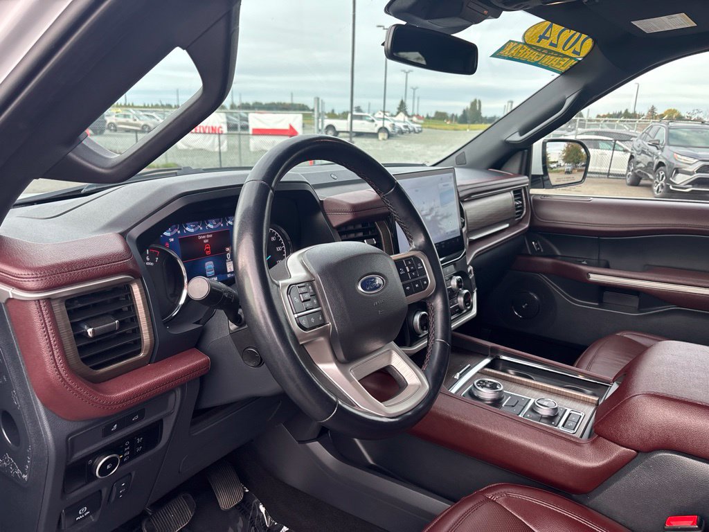 Used 2024 Ford Expedition Limited AWD/4WD image 13