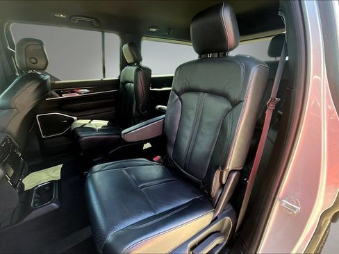 Used 2022 Jeep Wagoneer Series III w/ Flexible Seating Group AWD/4WD image 22