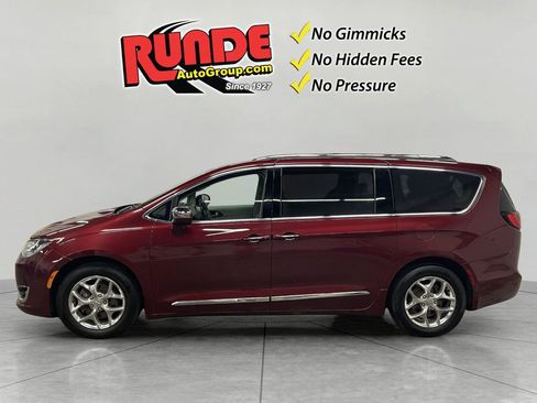 Used 2018 Chrysler Pacifica Limited FWD image 2