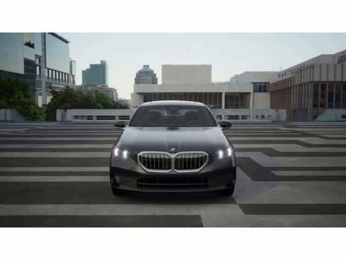 New 2026 BMW 530i RWD image 3