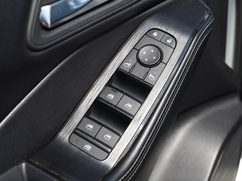 Used 2025 Nissan Rogue SV AWD/4WD image 27