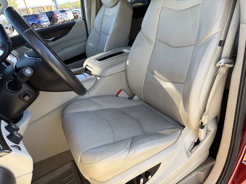 Used 2019 Cadillac Escalade ESV Luxury w/ LPO, Radiant Package AWD/4WD image 20