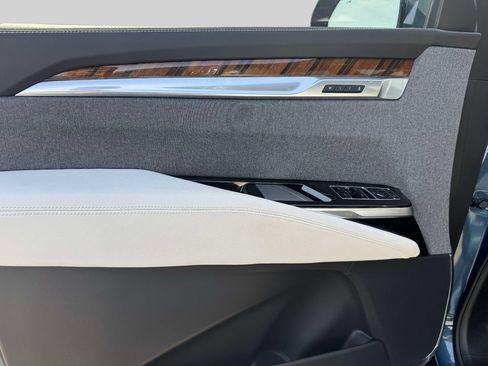 Used 2025 Cadillac Escalade Sport Platinum w/ LPO, Floor Liner Package AWD/4WD image 16