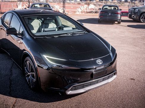 Used 2024 Toyota Prius XLE image 9