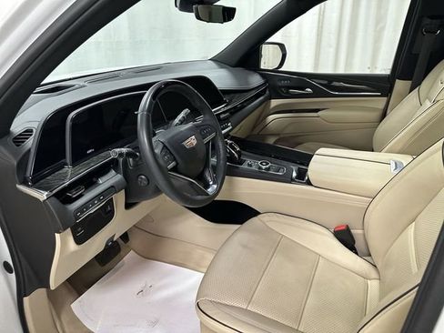Certified 2023 Cadillac Escalade Premium Luxury image 15