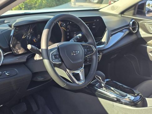 Used 2025 Chevrolet Trax ACTIV w/ Driver Confidence Package image 12